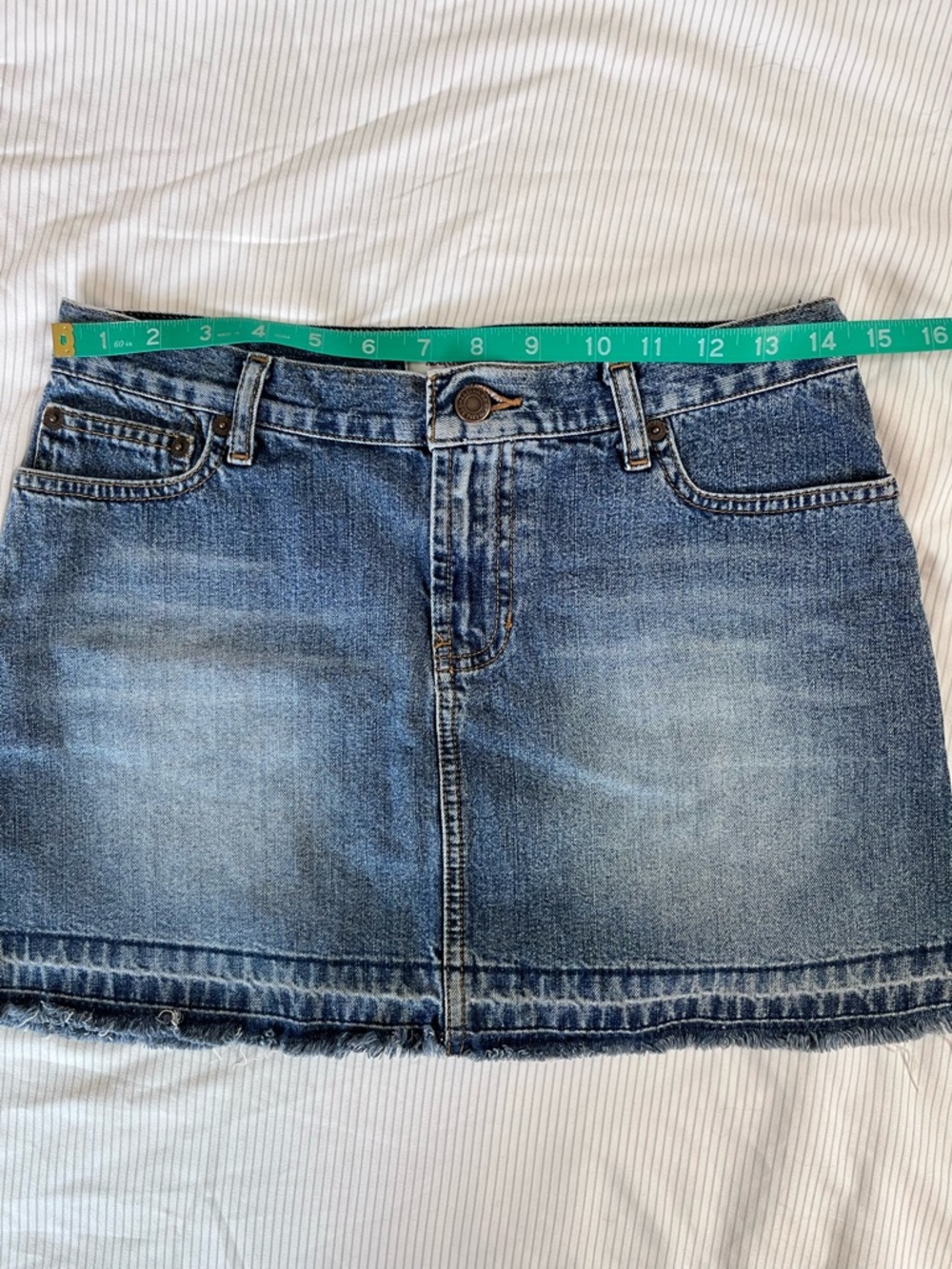 Y2K Cali Surfer Girl Abercrombie & Fitch Distressed Mini Jean Skirt - Picture 4 of 6